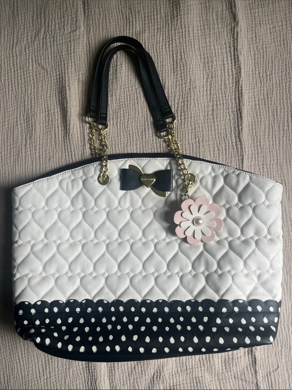 Betsy Johnson White Tote Bag w Black Polka Dot Trim and Pink Flower Charm NWOT